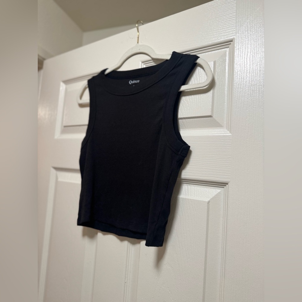 Quince Ribbed Black Crew Neck Tank  Top - Picture 2 of 7